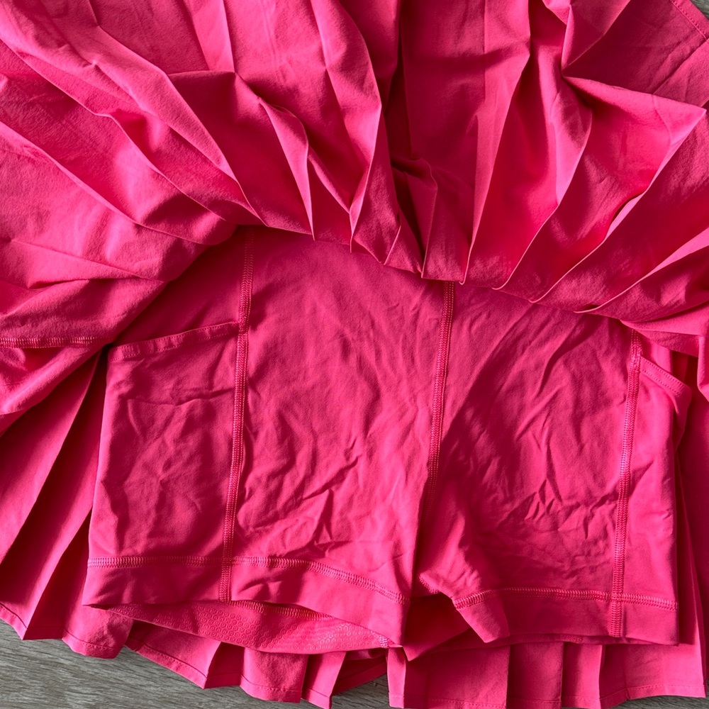 Lululemon Athletica Vibrant Pink Pleated Skirt - Picture 3 of 3